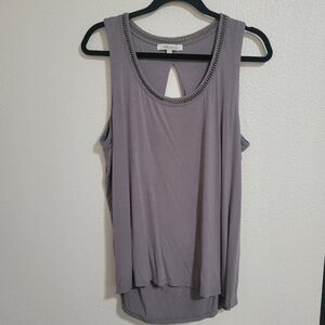 Rose + Olive chain details with keyhole opening in back size large